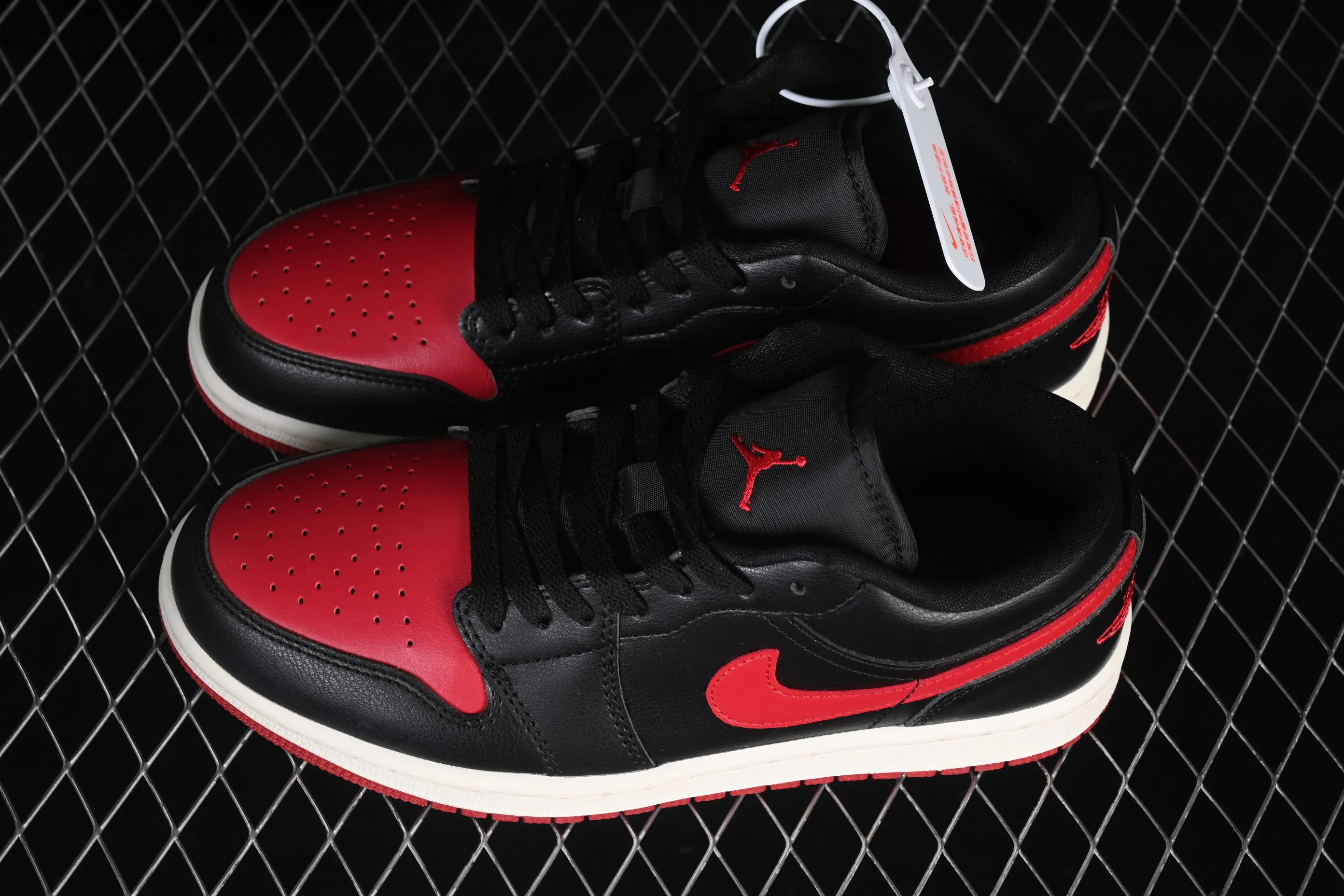 All categories Air Jordan Jordan series basketball shoes Air Jordan 1 Low Air Jordan 1 Low "Black And Red" AJ1 Joe 1 black and red low-top basketball shoes DC0774-061